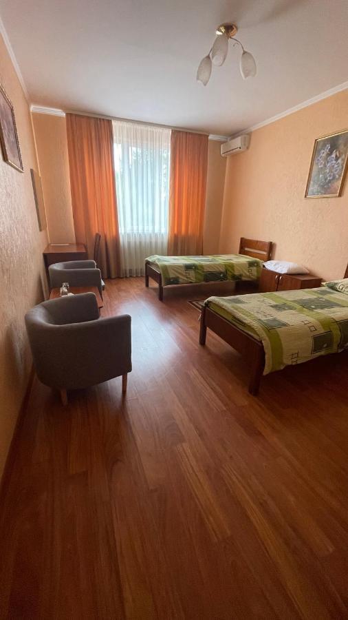 Yunist Hotel Ivano-Frankivsk Exterior foto