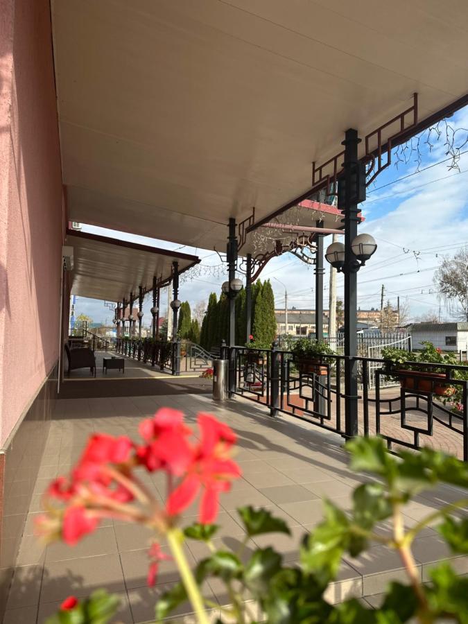 Yunist Hotel Ivano-Frankivsk Exterior foto