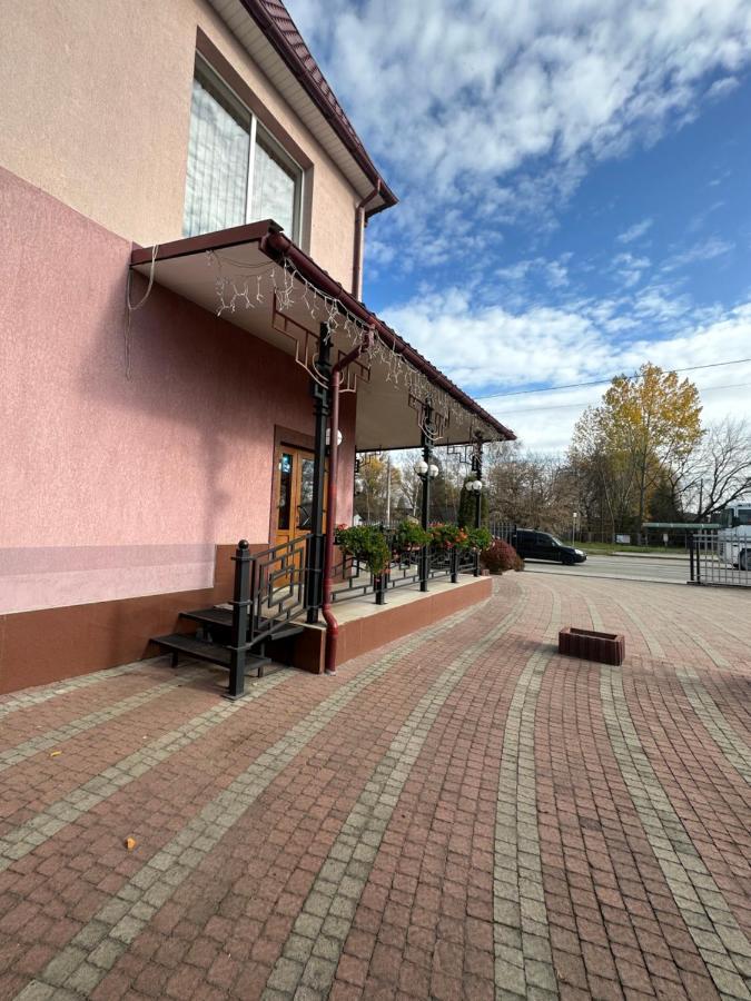 Yunist Hotel Ivano-Frankivsk Exterior foto